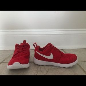 Toddler size 8 Nike’s